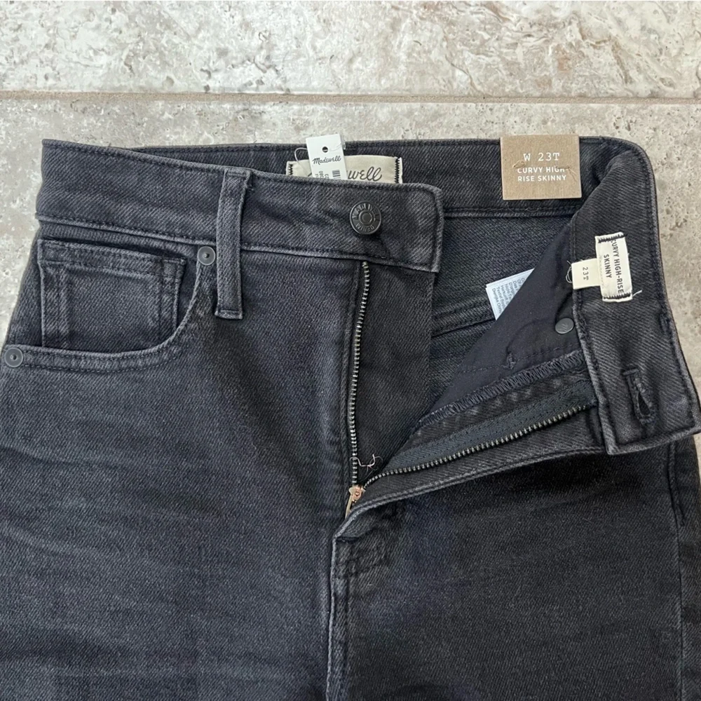 Madewell NWT Tall Curvy High-Rise Skinny Jeans in Starkey Black Wash, size 23T